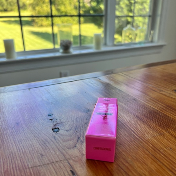New in Box‎ Jeffree Star Velvet Trap Lipstick in Confessional Hot Red Rare - Picture 11 of 14